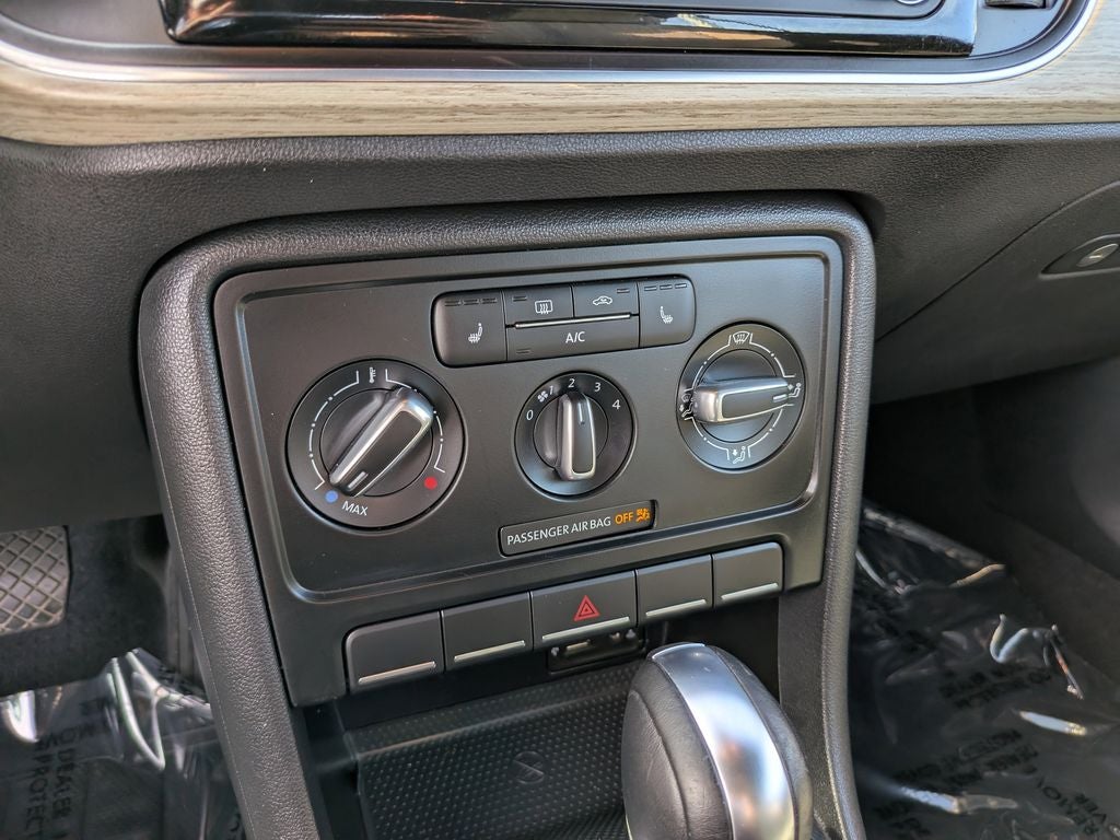 2018 Volkswagen Beetle 2.0T Coast
