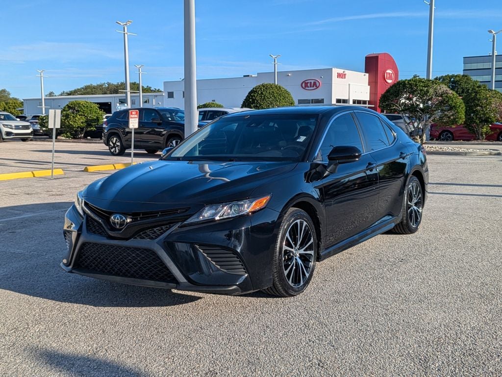 2020 Toyota Camry SE