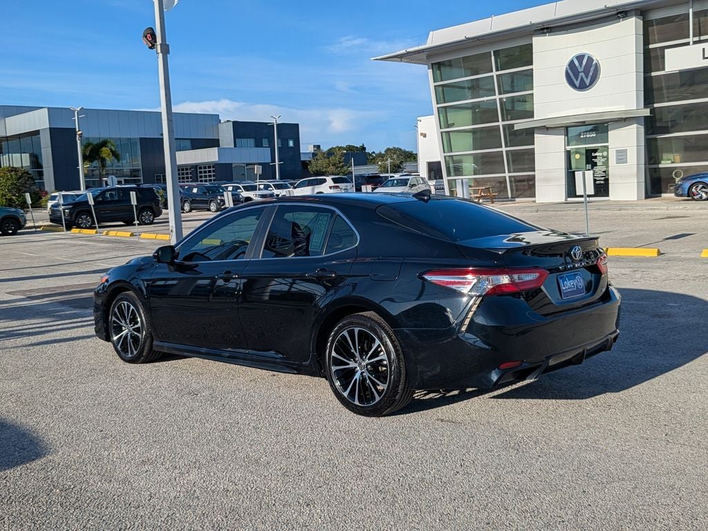 2020 Toyota Camry SE