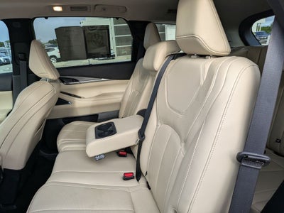 2023 INFINITI QX60 LUXE