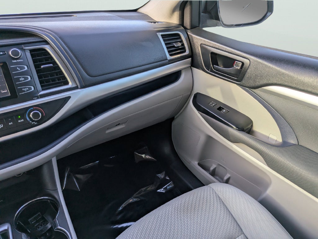 2018 Toyota Highlander LE