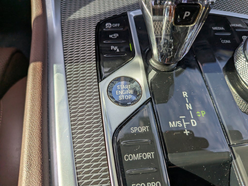 2023 BMW X6 xDrive40i