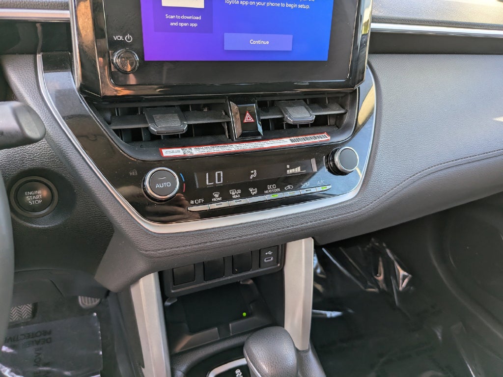2025 Toyota Corolla Cross LE