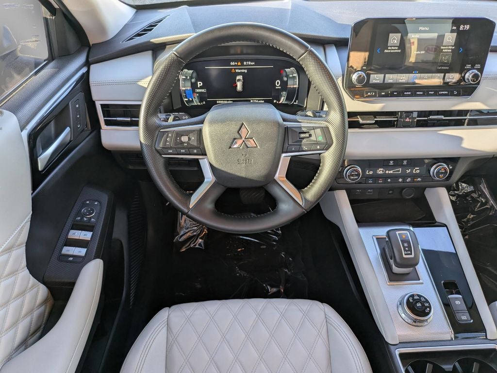 2024 Mitsubishi Outlander Base