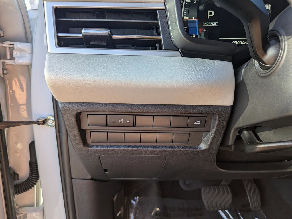 2024 Mitsubishi Outlander Base