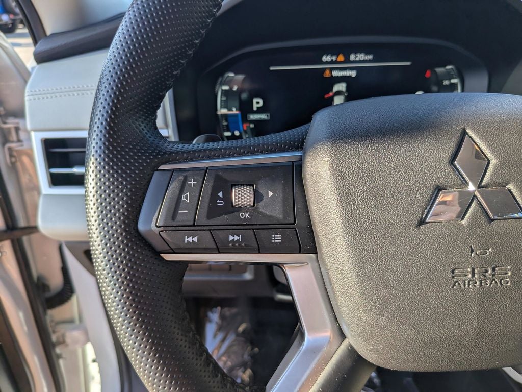 2024 Mitsubishi Outlander Base
