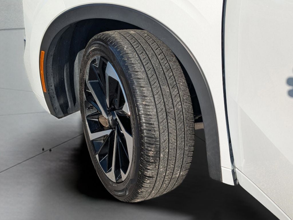 2024 Mitsubishi Outlander Base