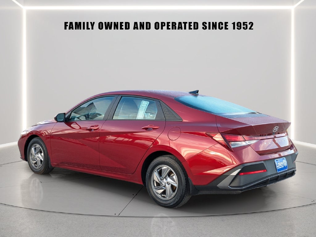 2024 Hyundai Elantra SE