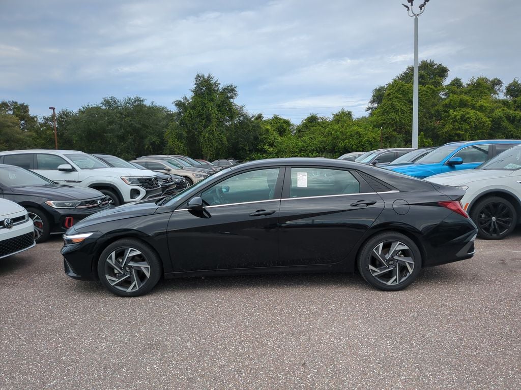 2025 Hyundai Elantra Hybrid Limited