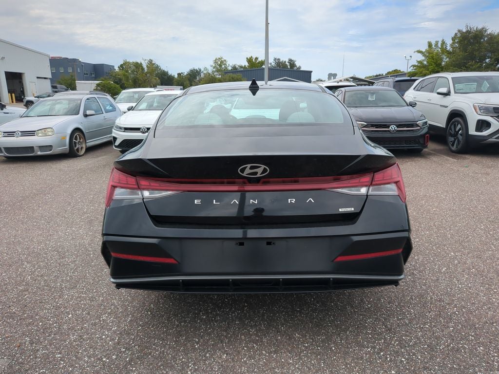 2025 Hyundai Elantra Hybrid Limited