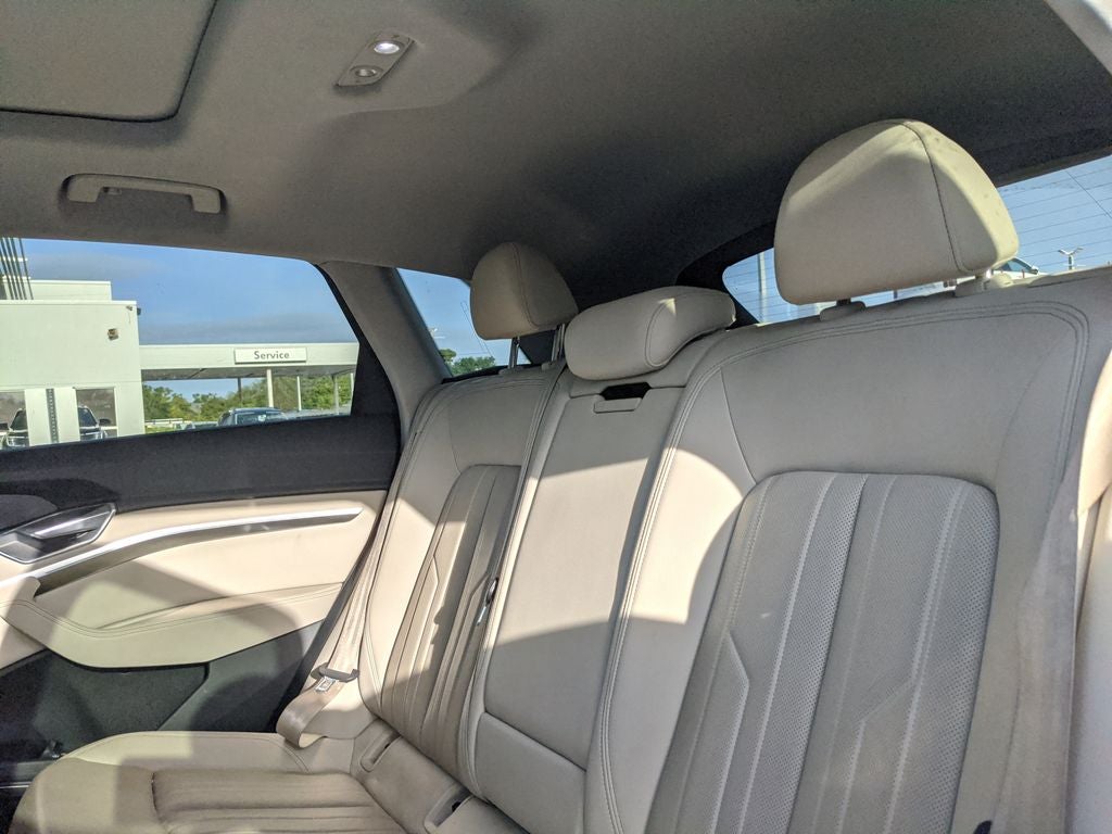 2022 Audi e-tron Premium Plus quattro