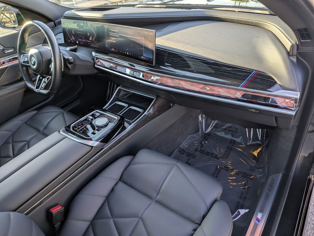 2023 BMW 7 Series 740i