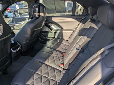 2023 BMW 7 Series 740i