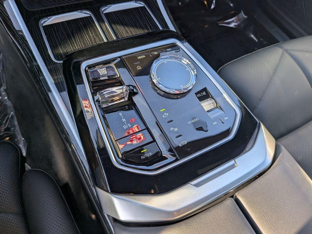 2023 BMW 7 Series 740i