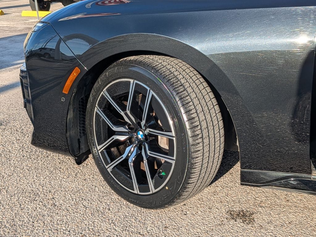 2023 BMW 7 Series 740i