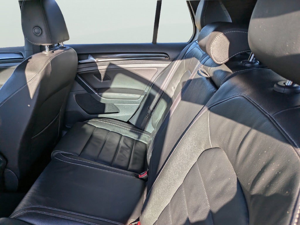2016 Volkswagen Golf R DCC & Navigation 4Motion 4Motion