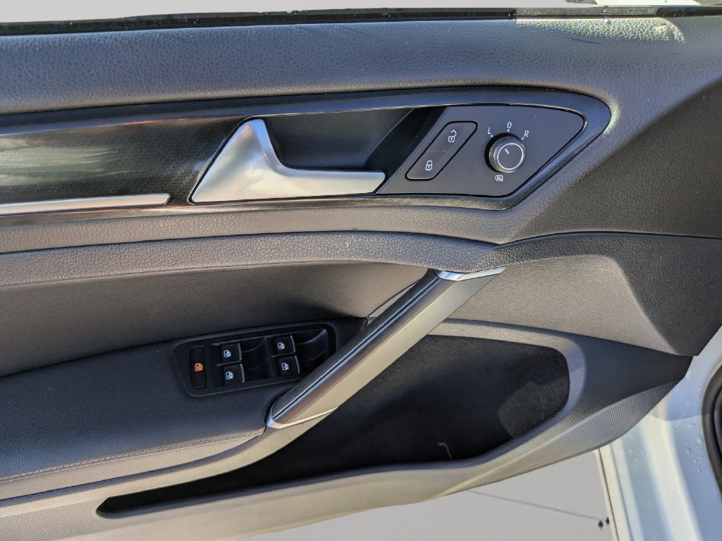 2016 Volkswagen Golf R DCC & Navigation 4Motion 4Motion