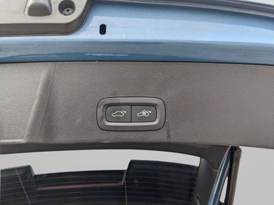 2023 Volvo XC40 B5 Plus Bright Theme