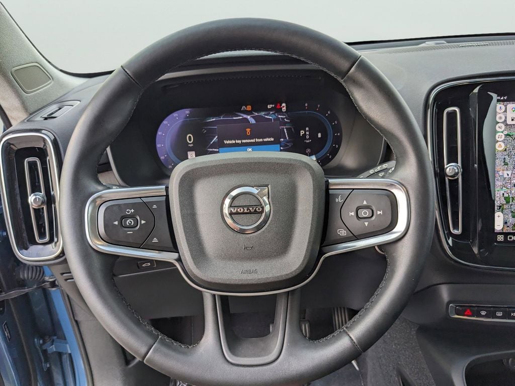 2023 Volvo XC40 B5 Plus Bright Theme