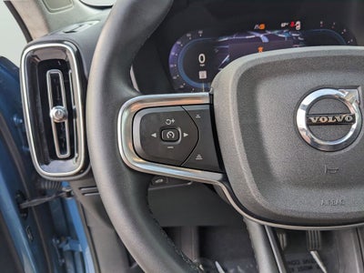 2023 Volvo XC40 B5 Plus Bright Theme