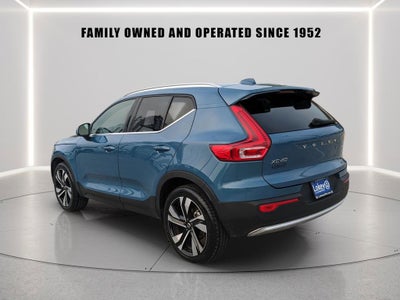 2023 Volvo XC40 B5 Plus Bright Theme