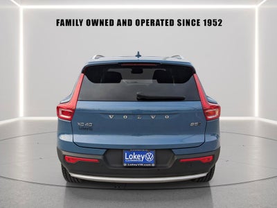 2023 Volvo XC40 B5 Plus Bright Theme