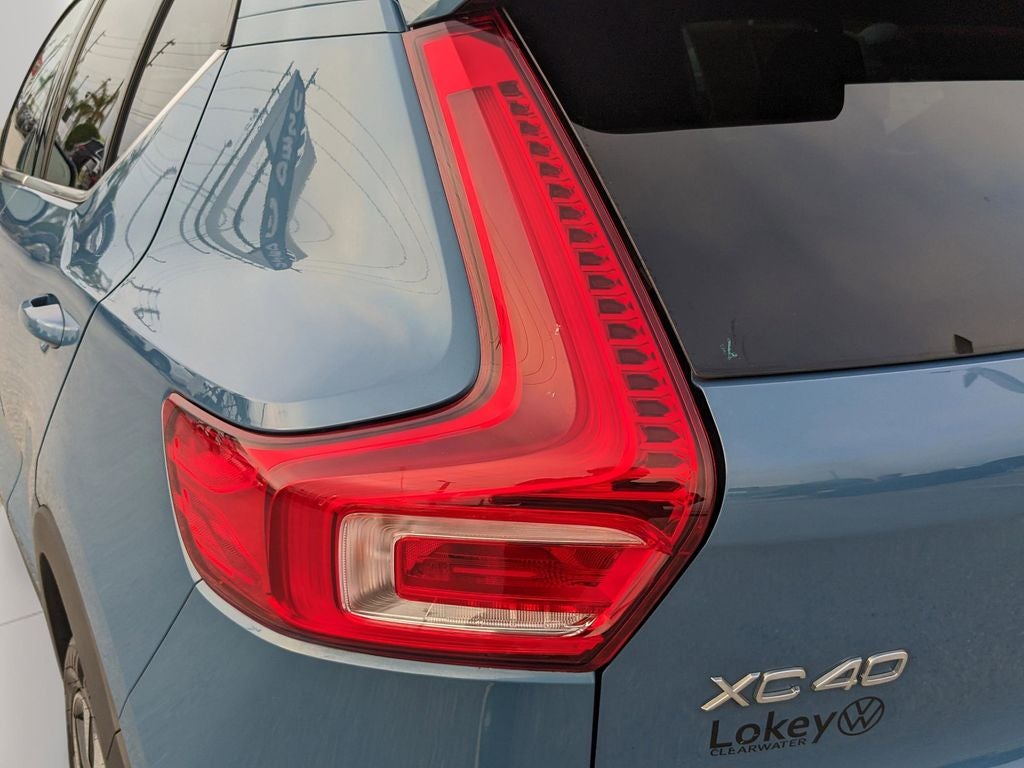 2023 Volvo XC40 B5 Plus Bright Theme