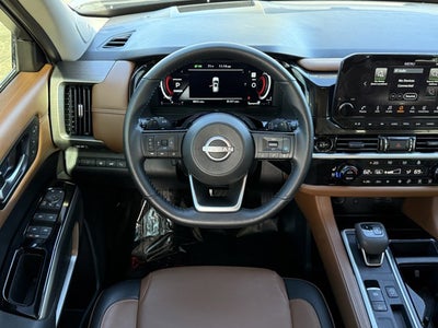 2025 Nissan Pathfinder Platinum