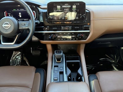 2025 Nissan Pathfinder Platinum