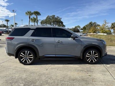 2025 Nissan Pathfinder Platinum