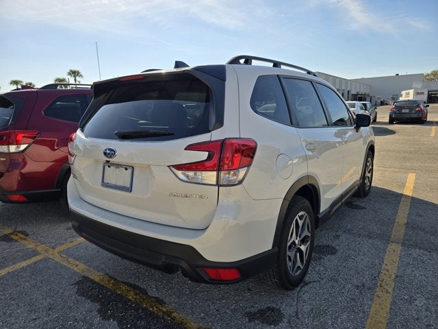 2024 Subaru Forester Premium