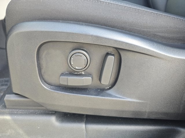 2025 Land Rover Defender S