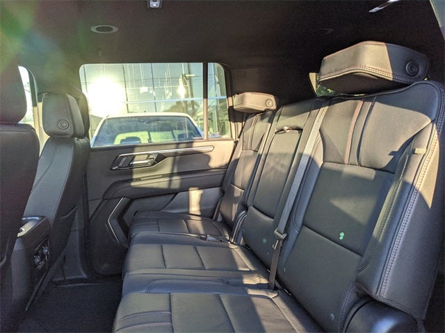 2025 Chevrolet Suburban RST