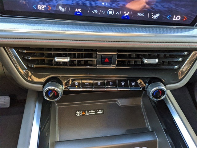 2025 Chevrolet Suburban RST