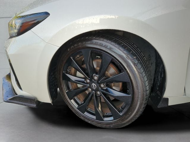 2023 Nissan Maxima SR