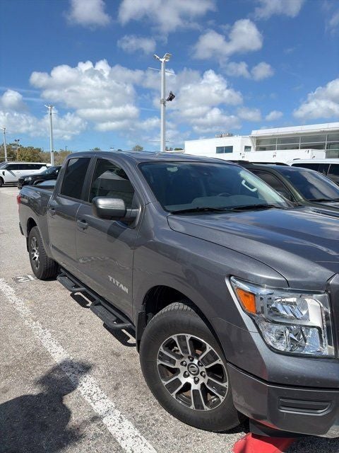 2022 Nissan Titan SV