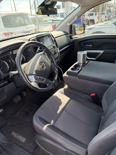 2022 Nissan Titan SV