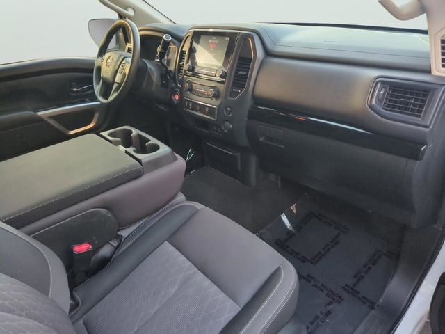 2023 Nissan Titan SV