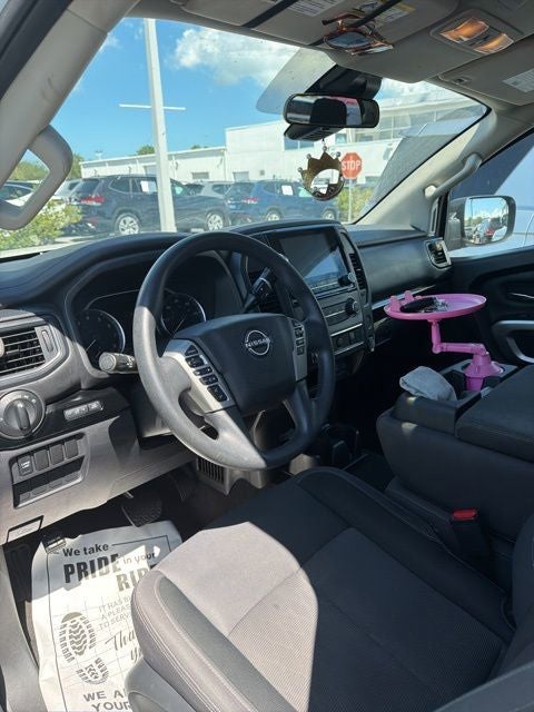 2023 Nissan Titan SV