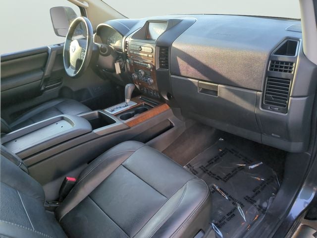 2010 Nissan Titan LE