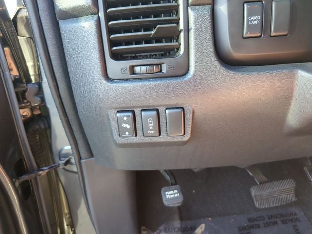 2010 Nissan Titan LE