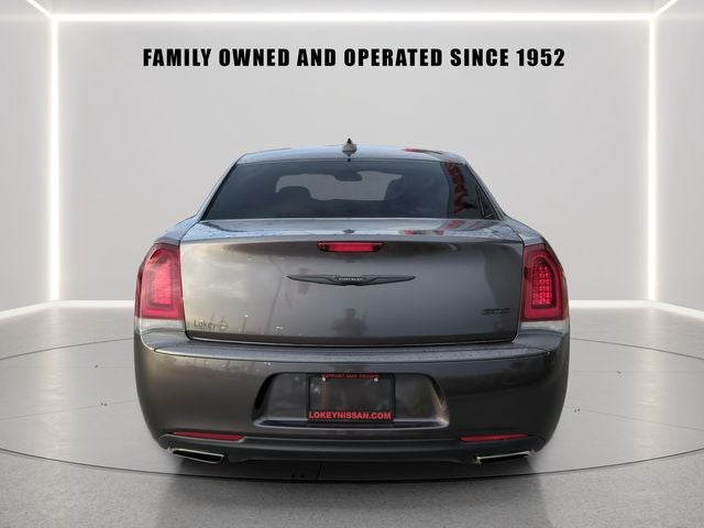 2023 Chrysler 300 Touring