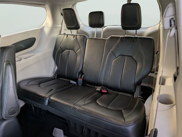 2024 Chrysler Pacifica Select