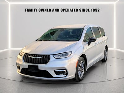 2024 Chrysler Pacifica Select
