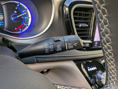 2024 Chrysler Pacifica Select