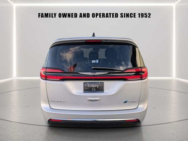 2024 Chrysler Pacifica Select