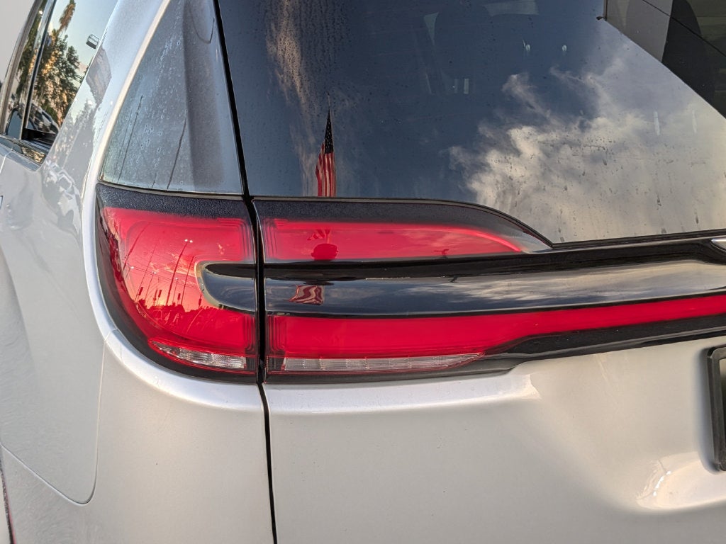 2024 Chrysler Pacifica Select