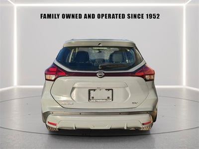 2022 Nissan Kicks SV