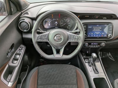 2021 Nissan Kicks SR