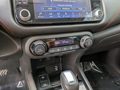 2021 Nissan Kicks SR